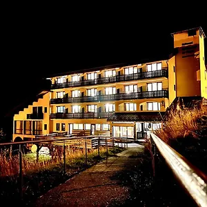 https://htel-skiazur-le-piolet.hotels-rhonealpes.com