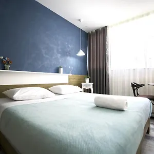 urban-rooms.hotels-in-tirana.com/